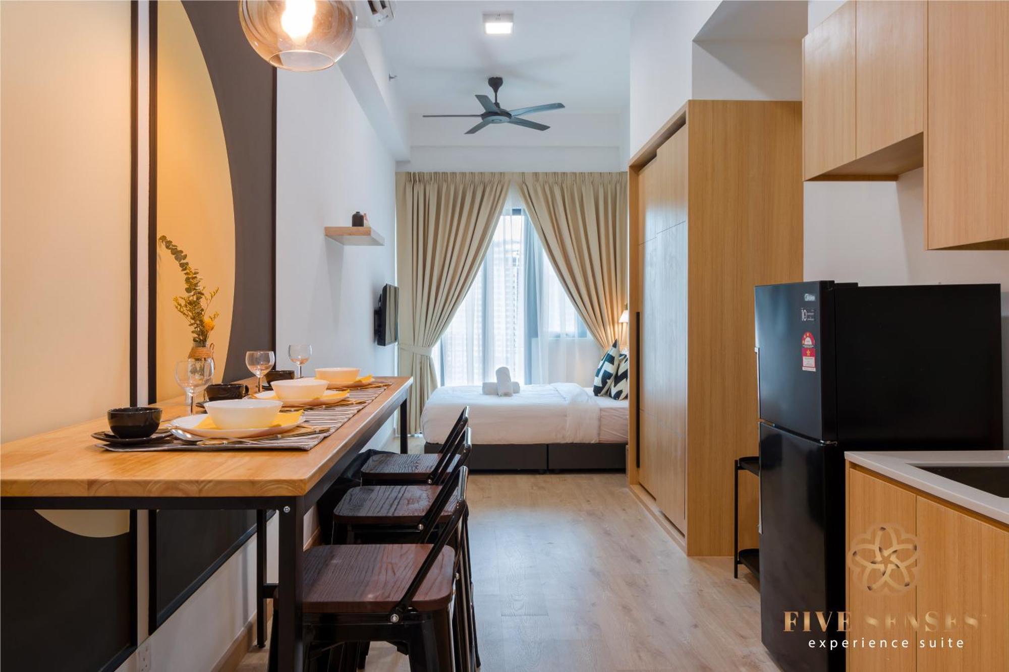 The Colony & The Luxe Signature Suites, Klcc Куала-Лумпур Экстерьер фото